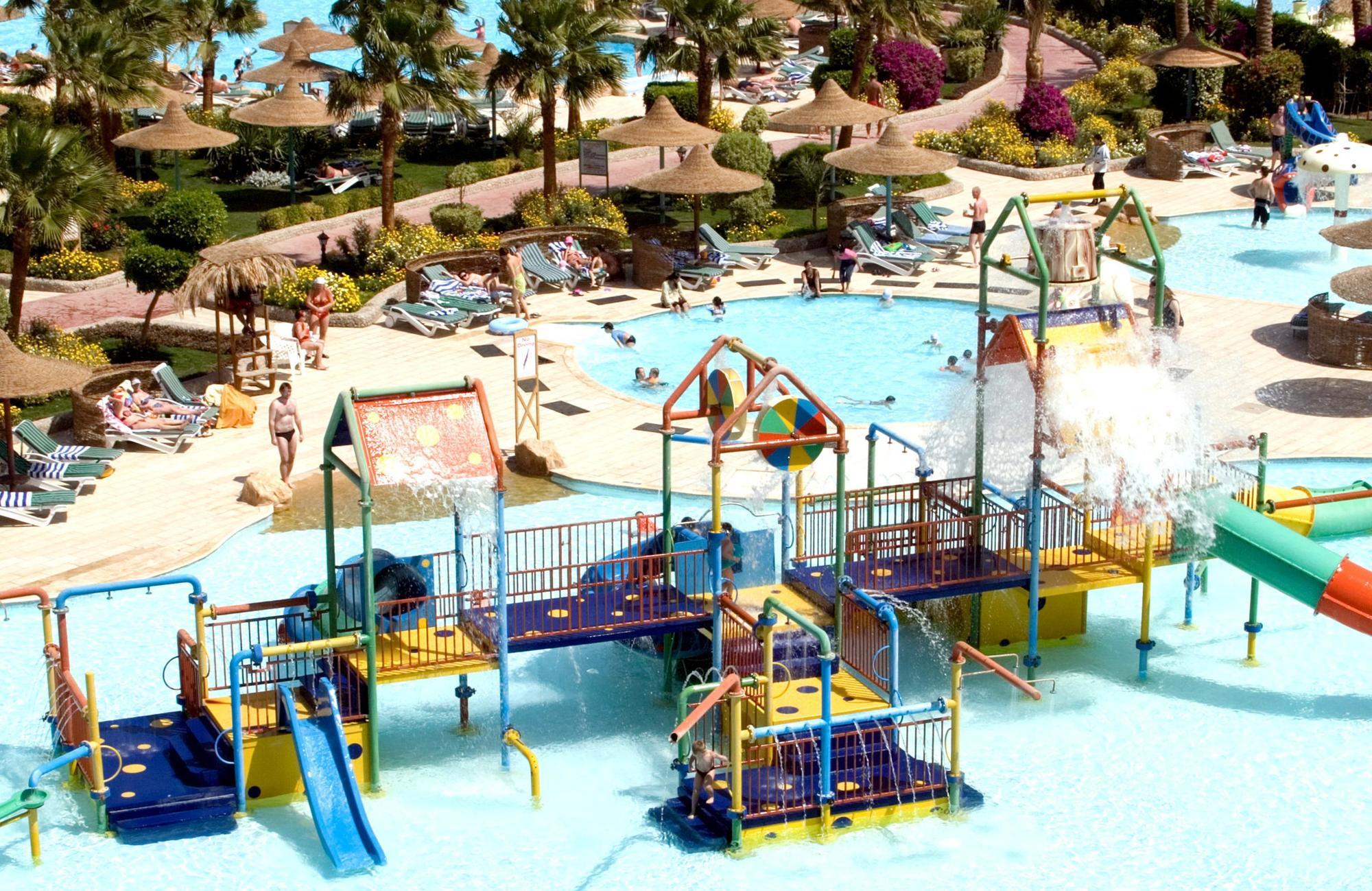 Titanic Aqua Park Resort - Families And Couples Only フルガダ エクステリア 写真